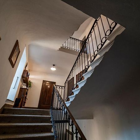 מלון Castiglione dʼIntelvi Casa Olmi מראה חיצוני תמונה