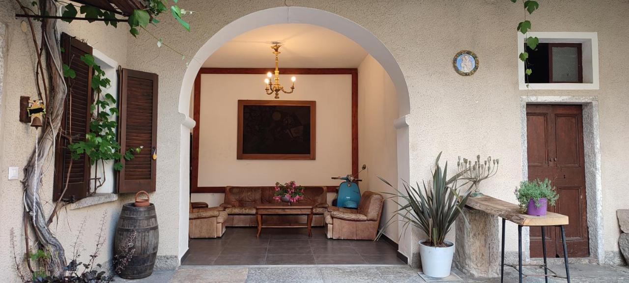מלון Castiglione dʼIntelvi Casa Olmi מראה חיצוני תמונה